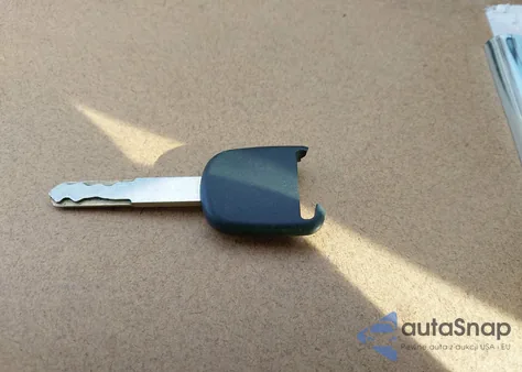 2010 Honda Insight Ex z USA, uszkodzony, nr VIN JHMZE2H71AS032904